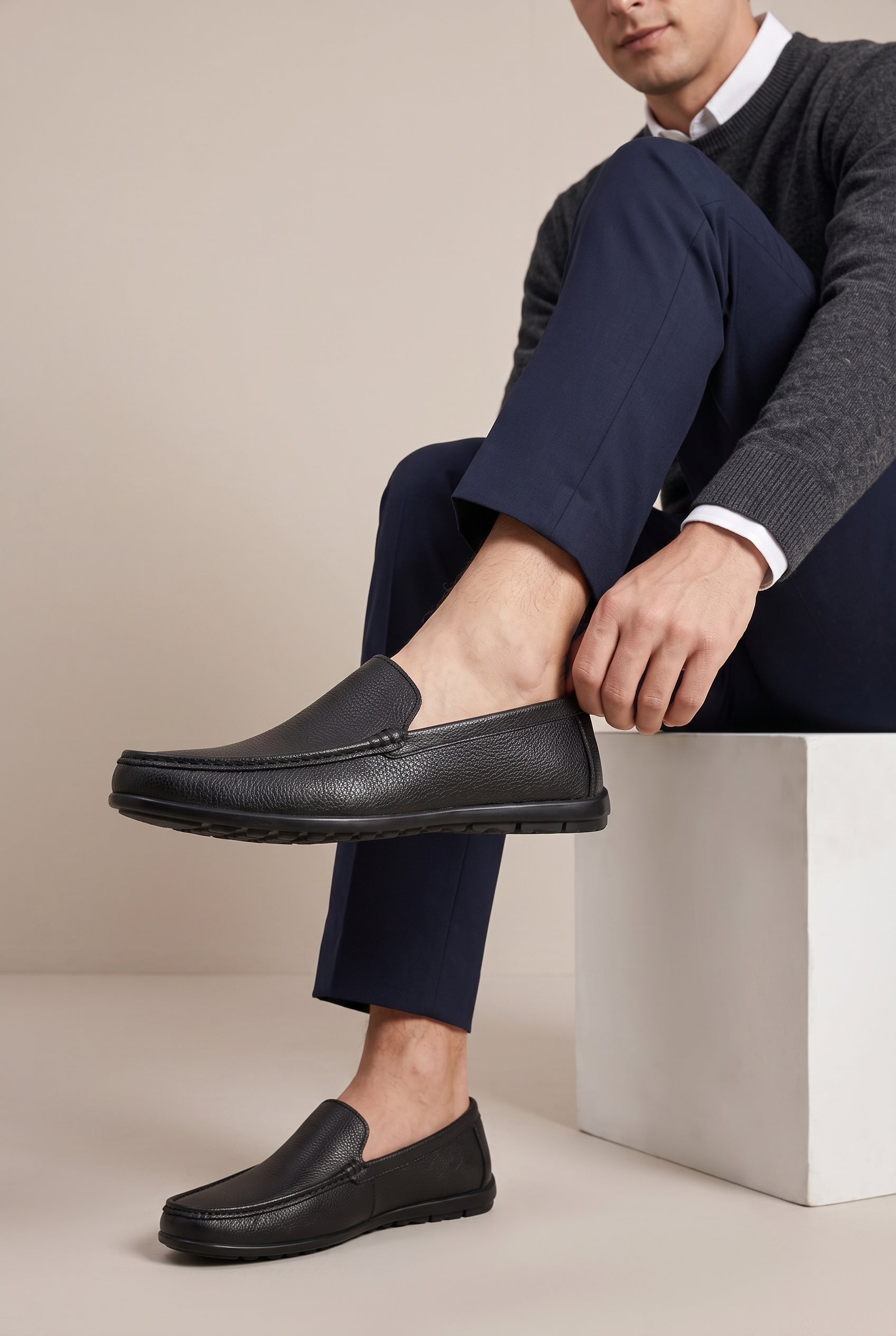 Ombre | Men's Black Leather Slip-On Loafers Cowhide Round Toe Business Casual Shoes