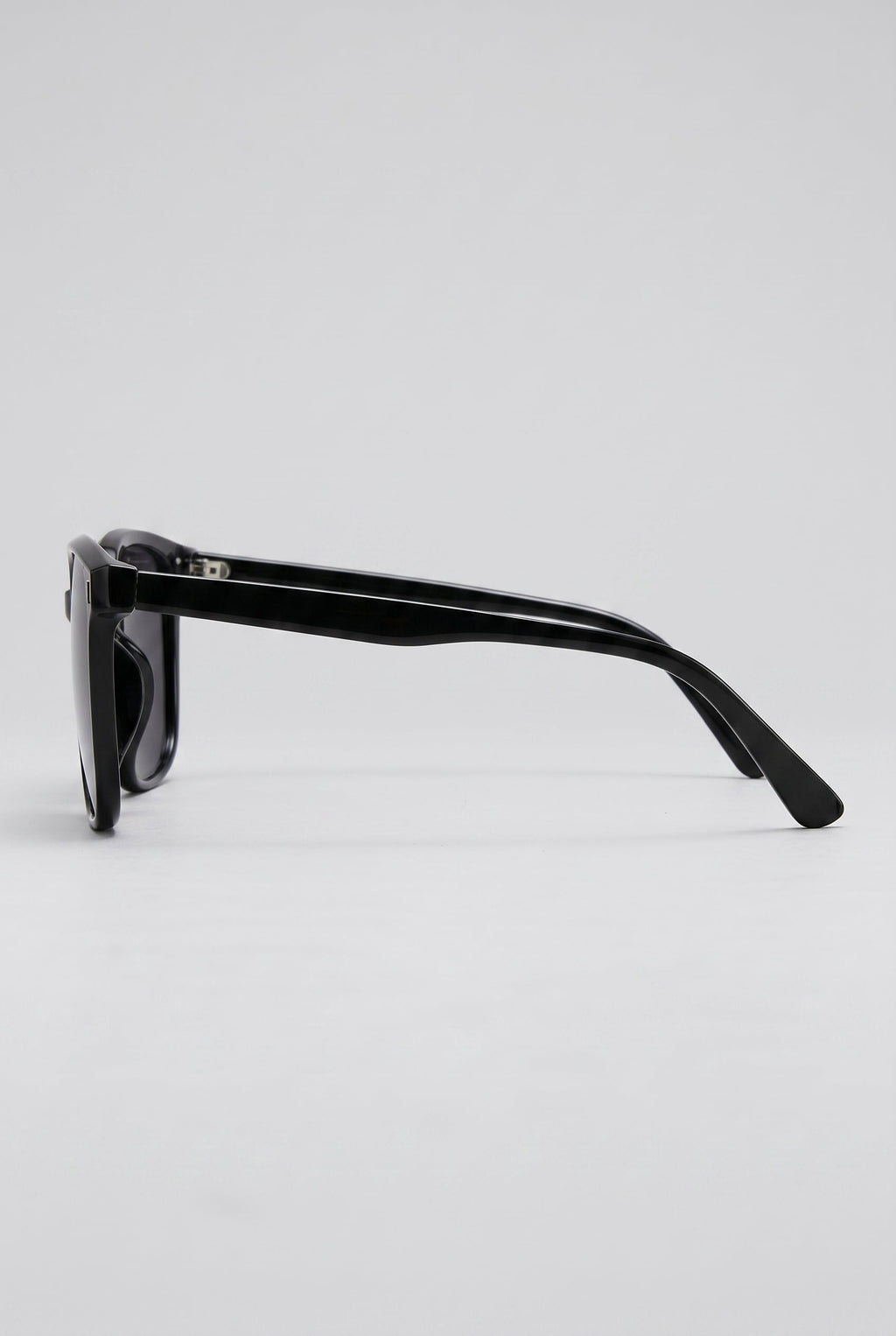 Rive | Sunglasses Large Frame UV400 Full Frame Lightweight PC Lens