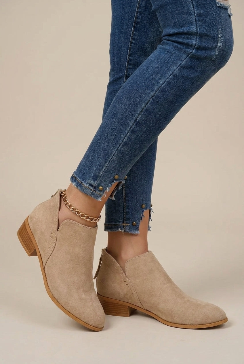 Reine | Women's Block Heel Ankle Boots Pointed-Toe V-Cut Chunky Heel Boots