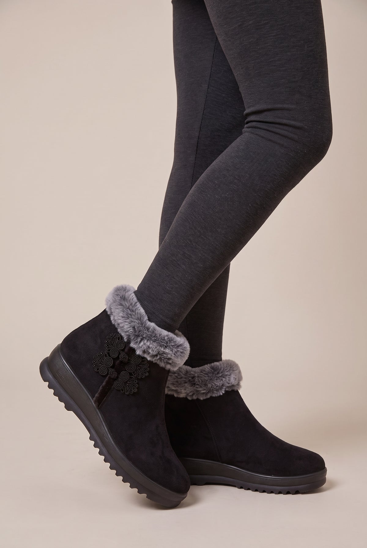 Constance | Women's Flat Snow Boots Warm Winter Plush-Lined Soft